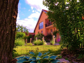 Отель Ferienwohnung am Wanderweg  Aidhausen